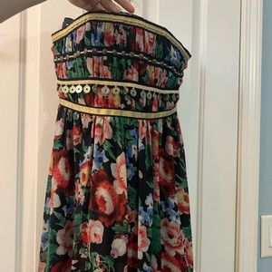 Full length sleeveless dress floral